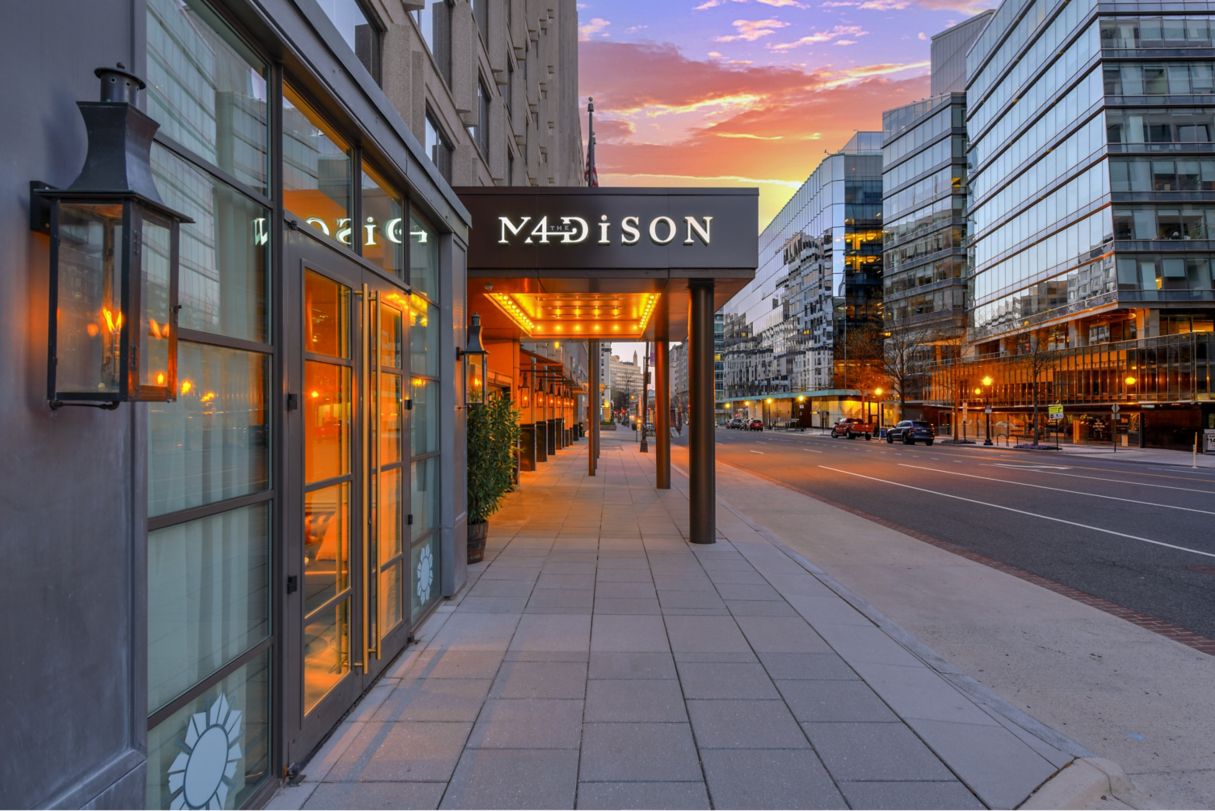 madison hotel entry view